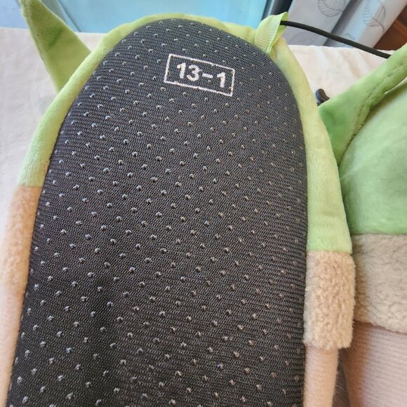 STAR WARS The Mandalorian, Grogu Baby Yoda Slipper Full Body, Kids Size 13/1 NIB - Picture 5 of 12